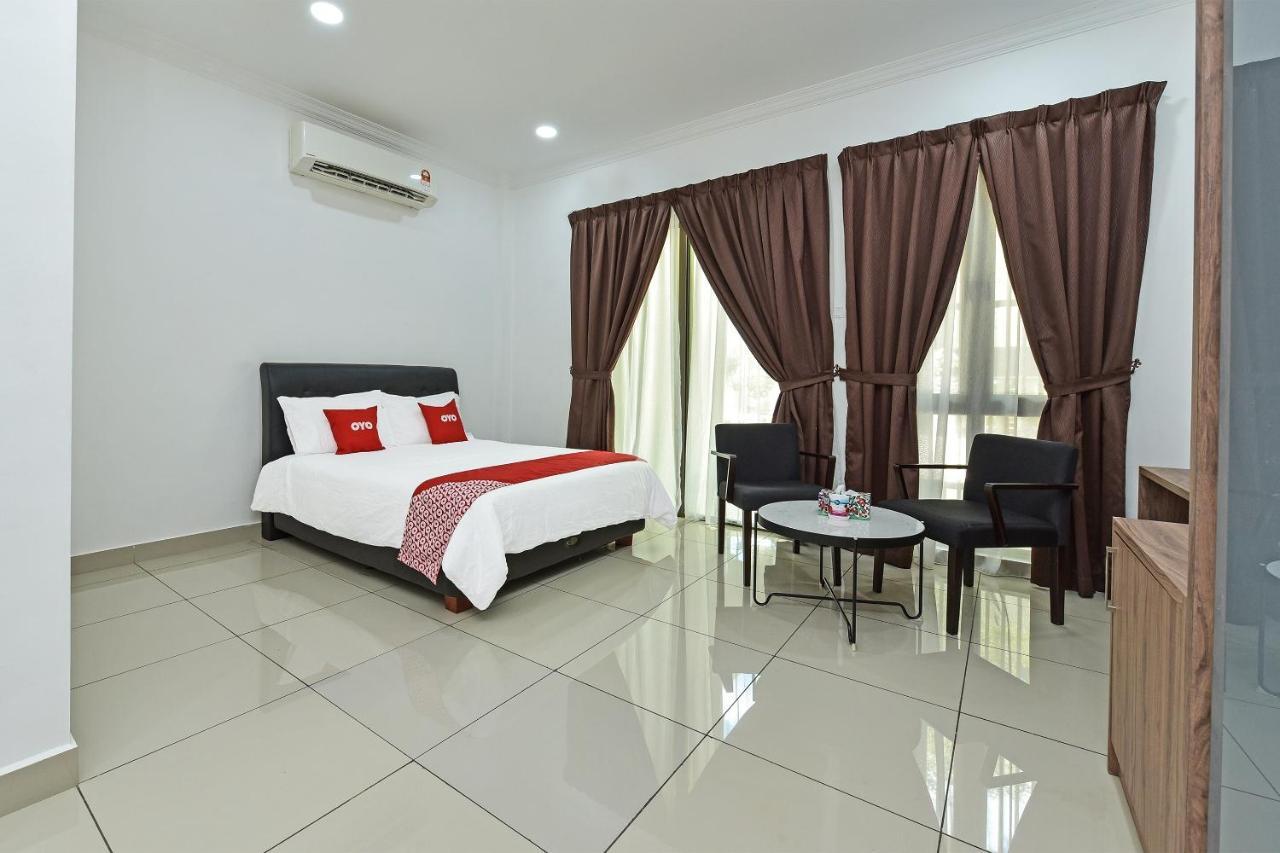 Capital O 90614 Cvia Ummul Hotel 巴东勿刹 外观 照片