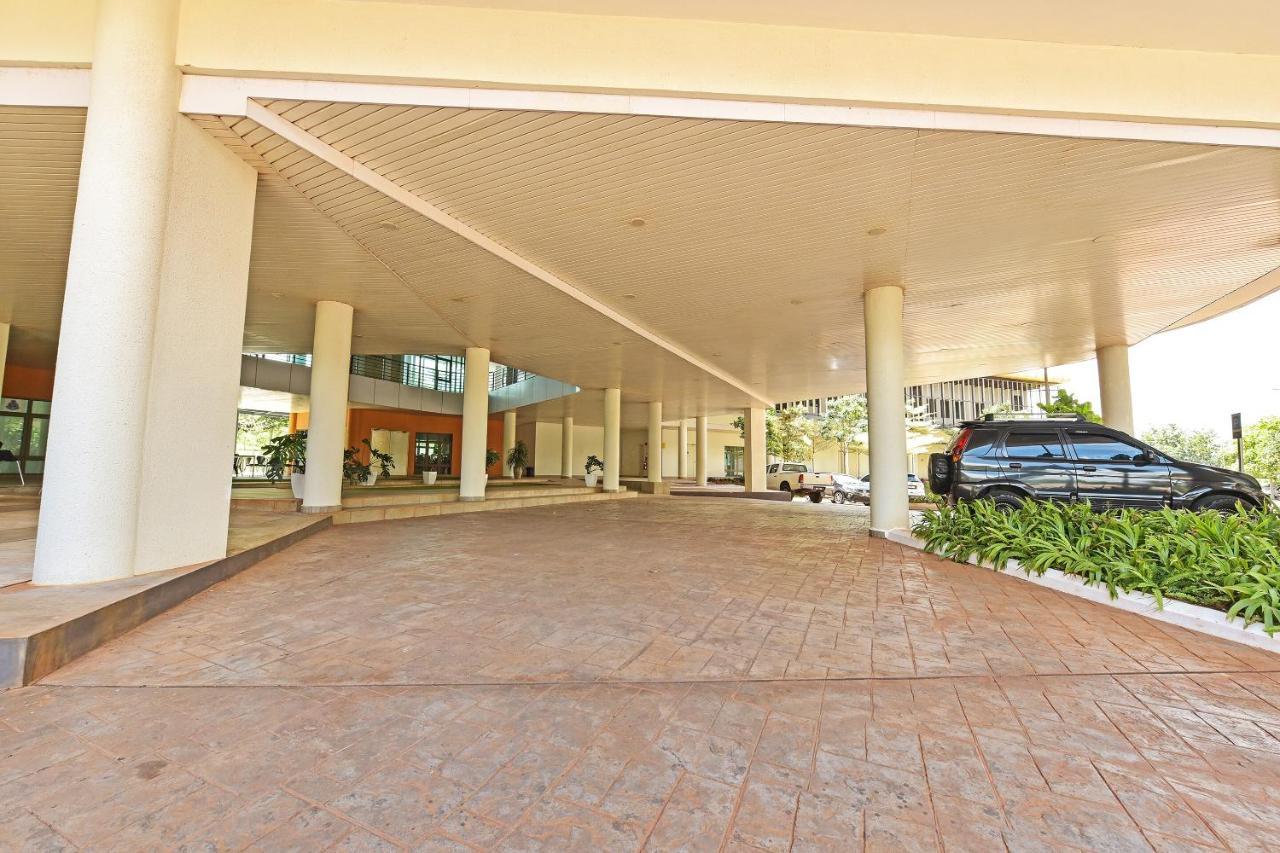 Capital O 90614 Cvia Ummul Hotel 巴东勿刹 外观 照片