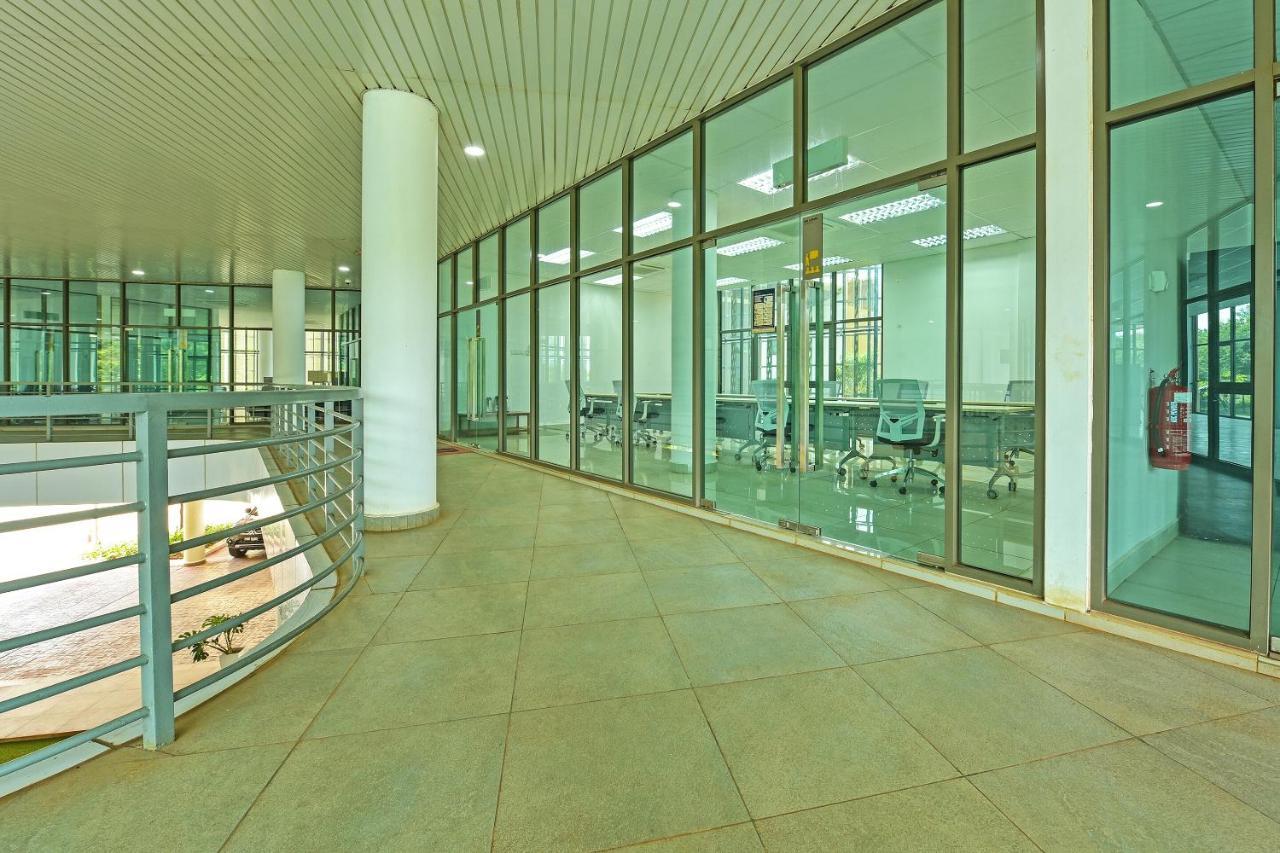 Capital O 90614 Cvia Ummul Hotel 巴东勿刹 外观 照片