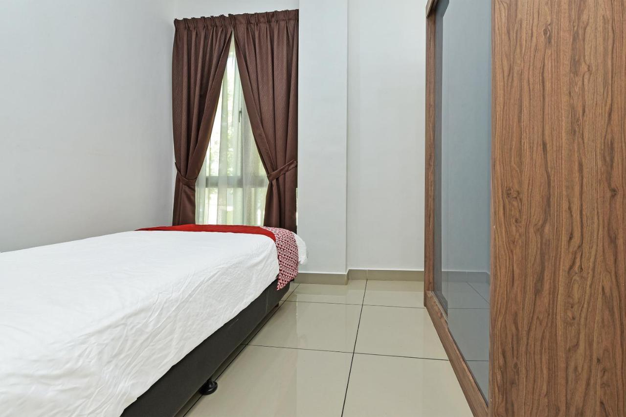 Capital O 90614 Cvia Ummul Hotel 巴东勿刹 外观 照片