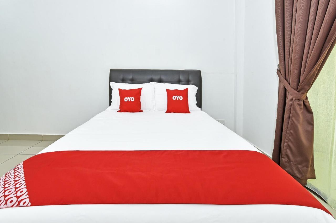 Capital O 90614 Cvia Ummul Hotel 巴东勿刹 外观 照片