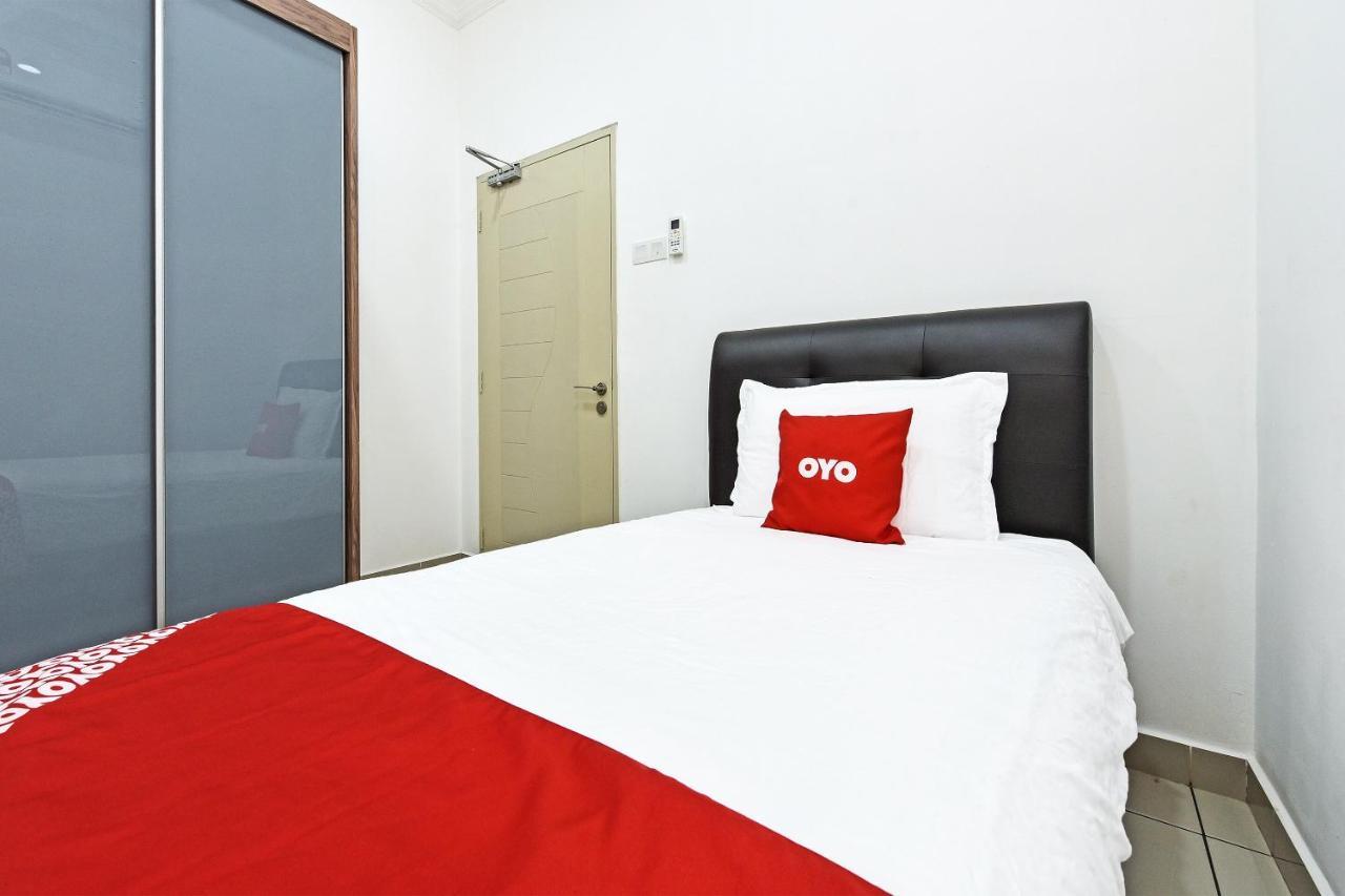 Capital O 90614 Cvia Ummul Hotel 巴东勿刹 外观 照片
