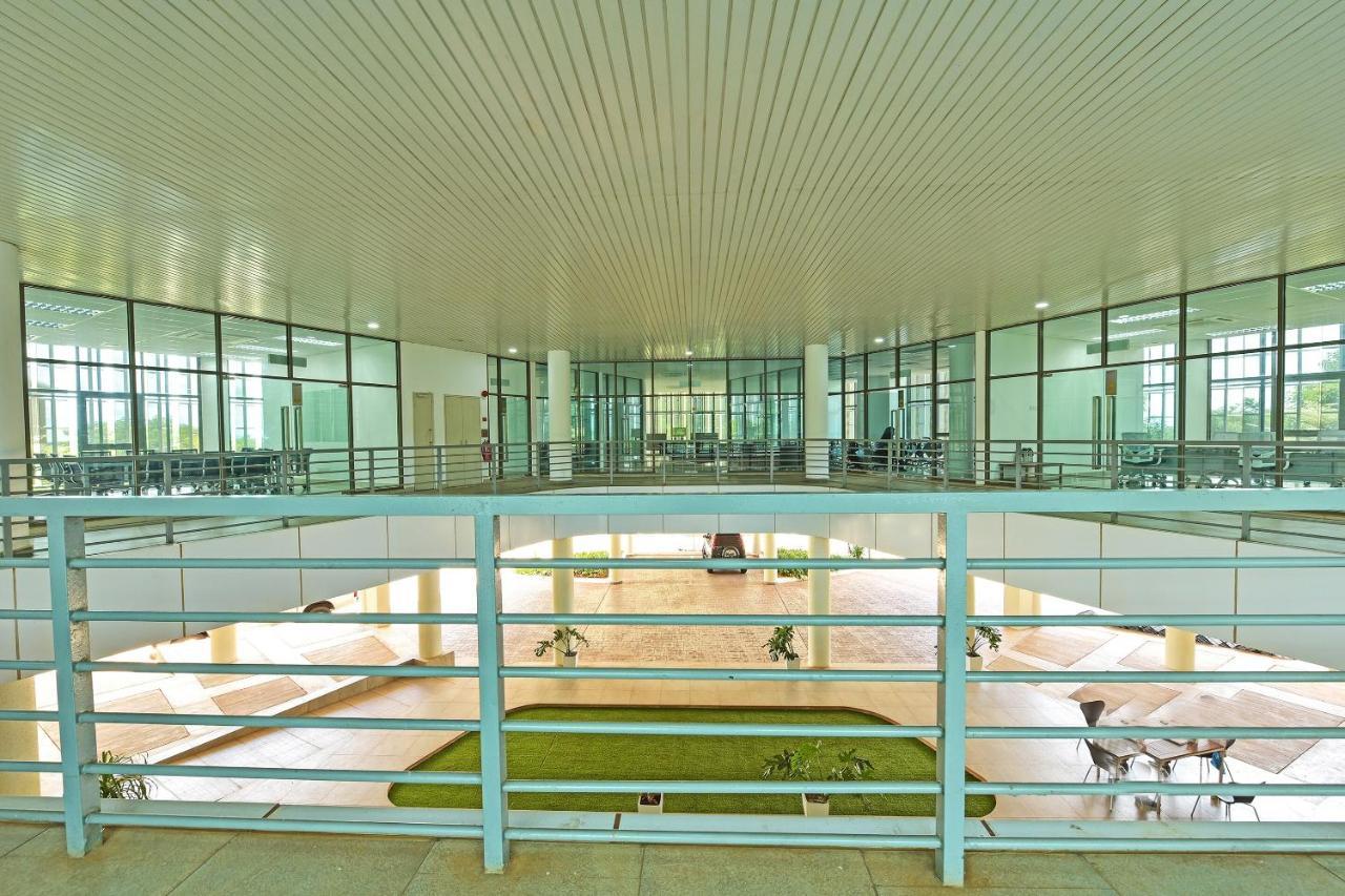 Capital O 90614 Cvia Ummul Hotel 巴东勿刹 外观 照片