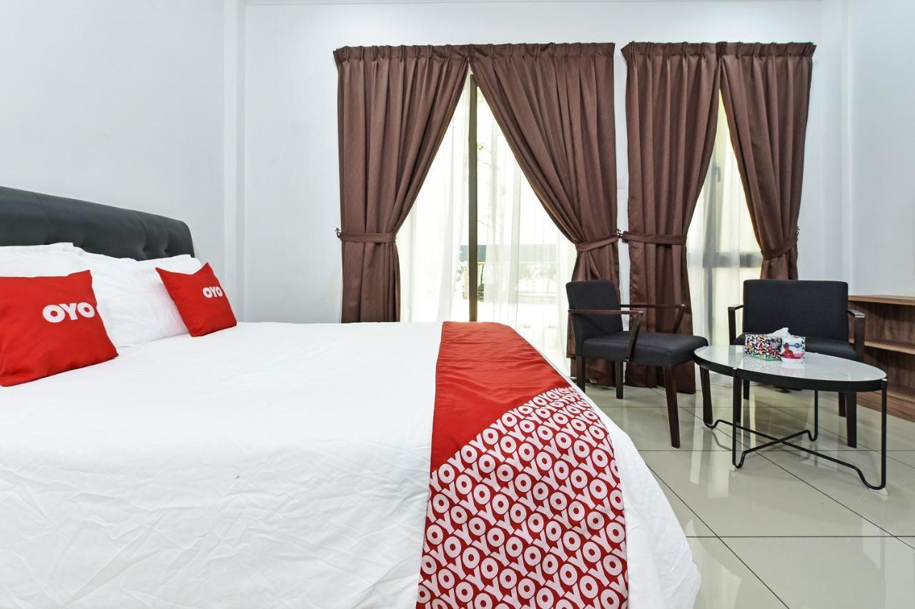 Capital O 90614 Cvia Ummul Hotel 巴东勿刹 外观 照片